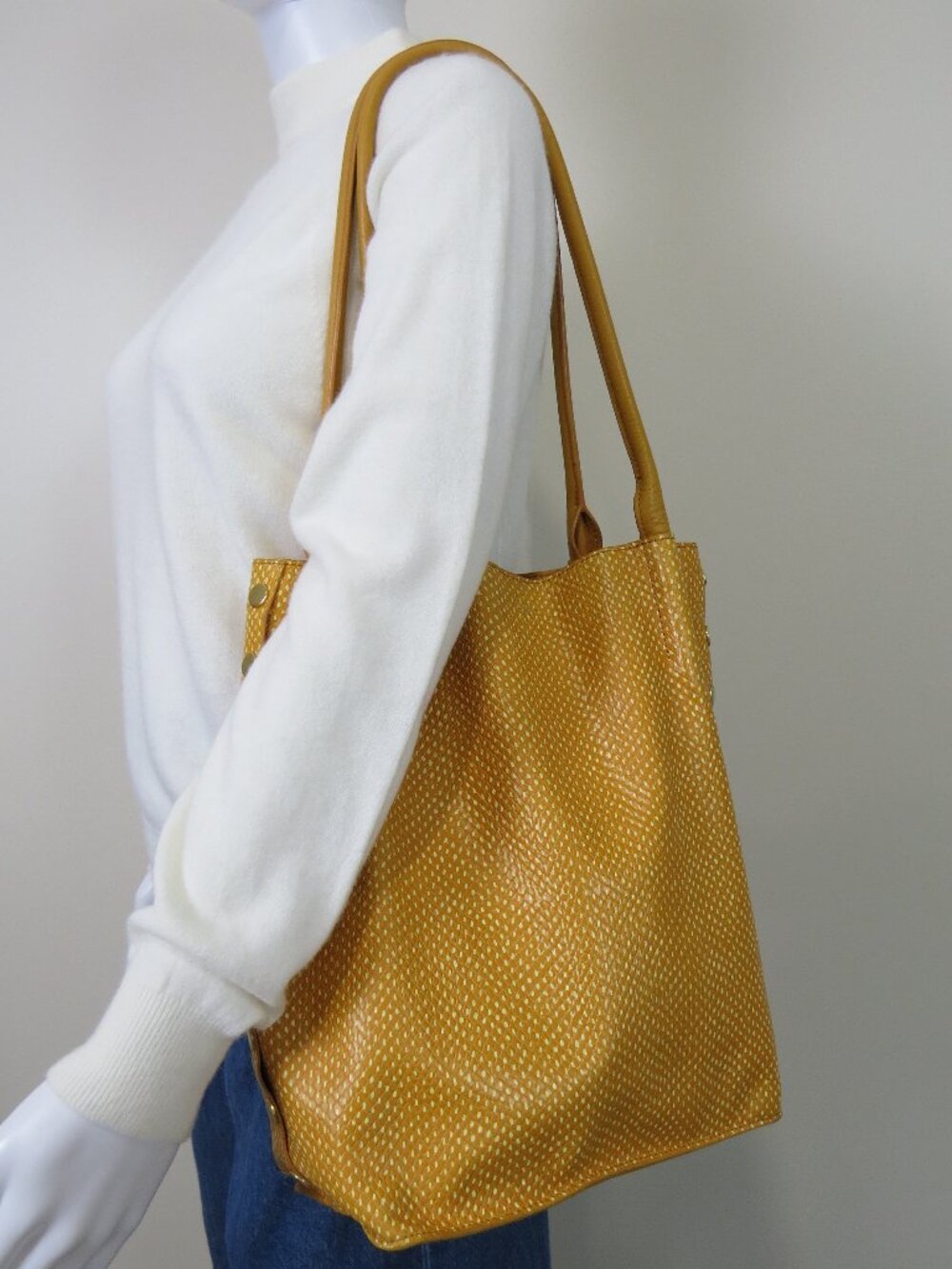 Hammitt Oliver Embossed Leather Tote Bag Yellow Golden Stud Detail, Dust Bag - Picture 2 of 16